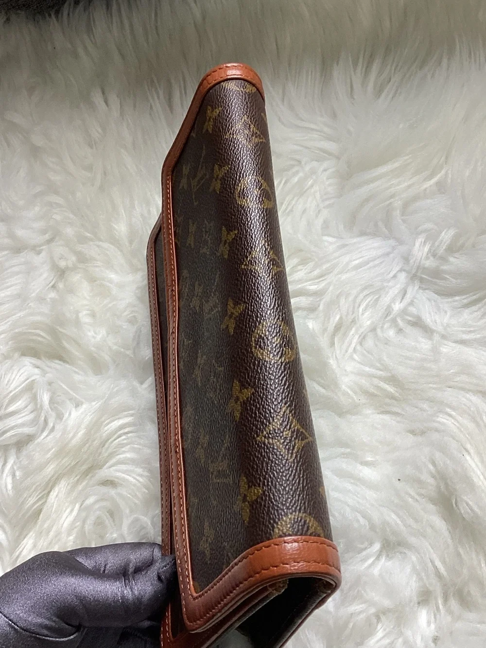 LOUIS VUITTON Vintage Monogram Canvas Pochette Dame 26 Clutch Bag